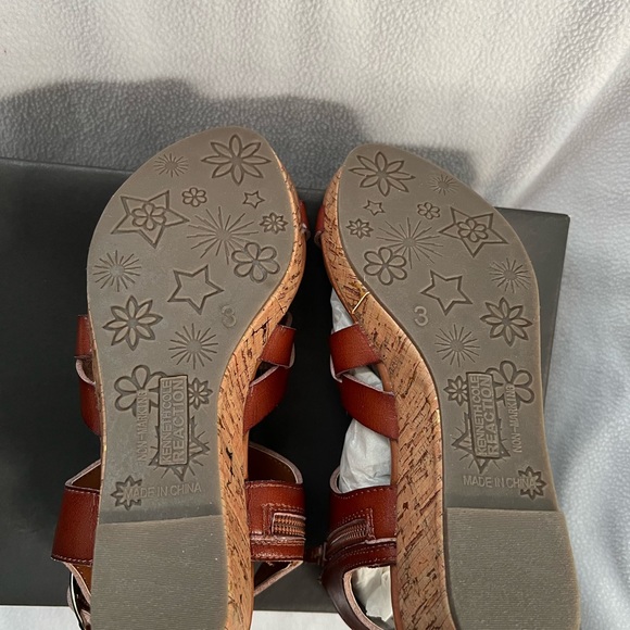 NIB Kenneth Cole Reaction Run My LK Wedge Girls Sandal Brown Natural Size 3 - Picture 6 of 9